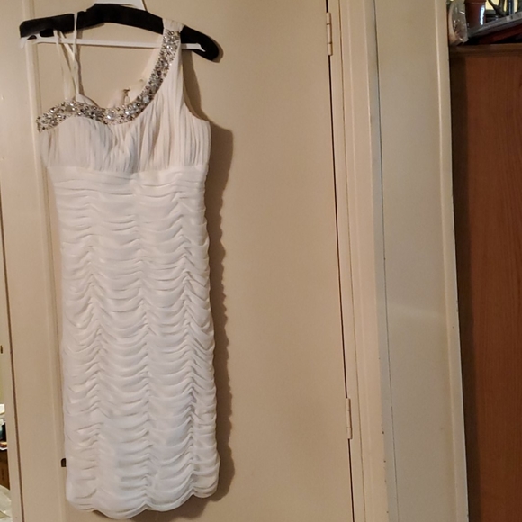 Dress - Picture 1 of 6